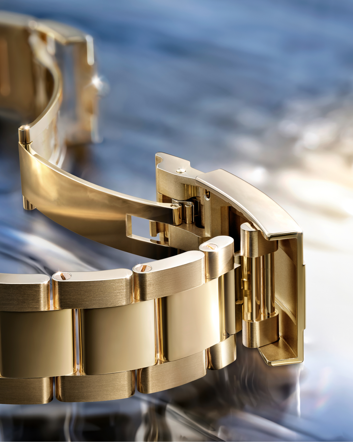 Rolex Yacht-Master II: disponibile in oro 18 ct giallo o bianco