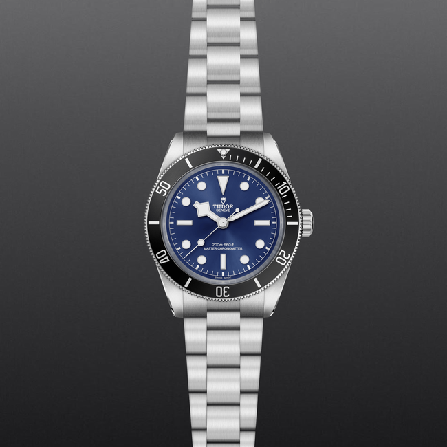 BLACK BAY 68